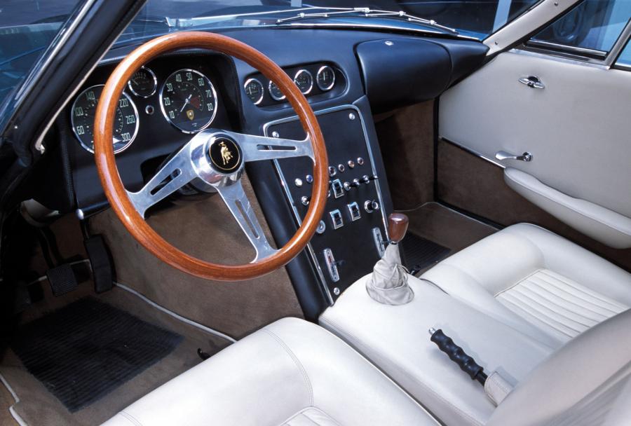Интерьер Lamborghini 350 GTV 1963 года  (фото 6 из 21)